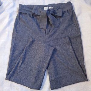 A New Day stretch elastizado gray pants with a belt